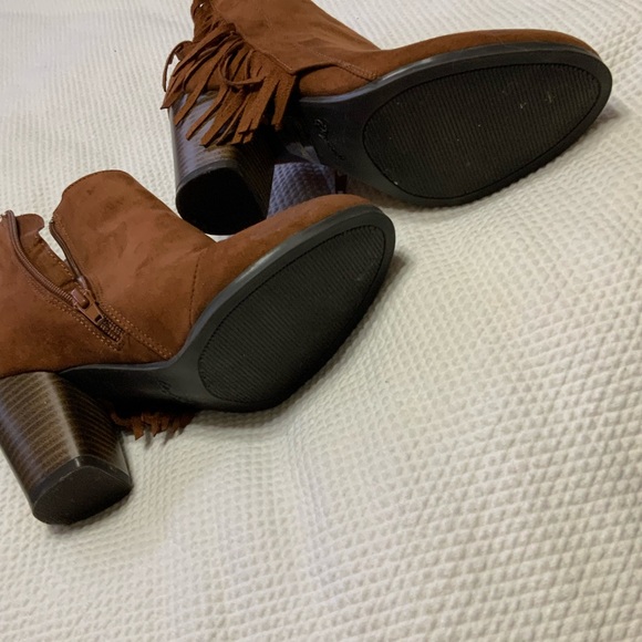 Cute ankle boots with side fringe - Picture 4 of 7